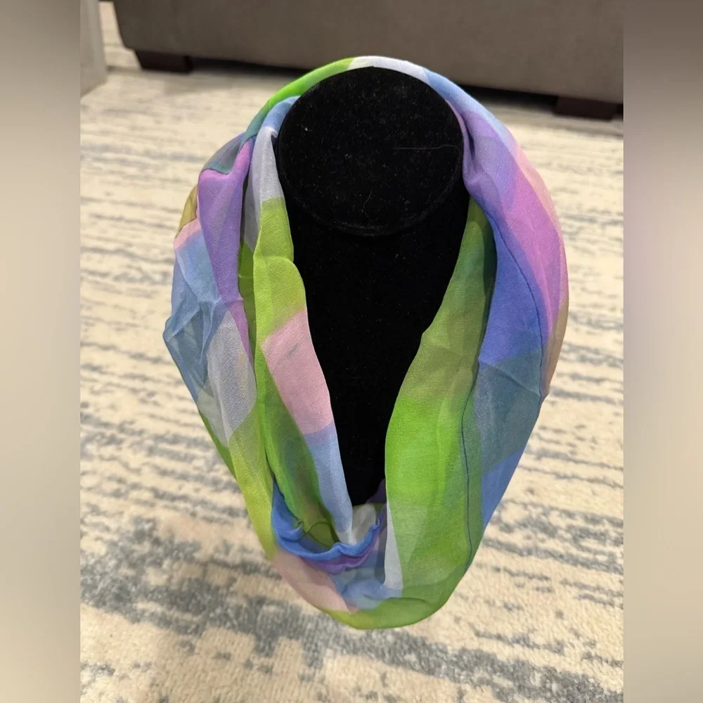 Vera Scarf Loop